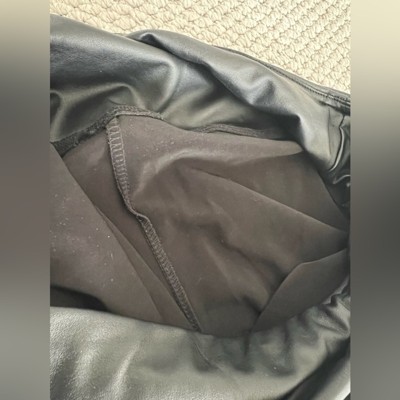 Vegan leather leggings - Picture 7 of 7